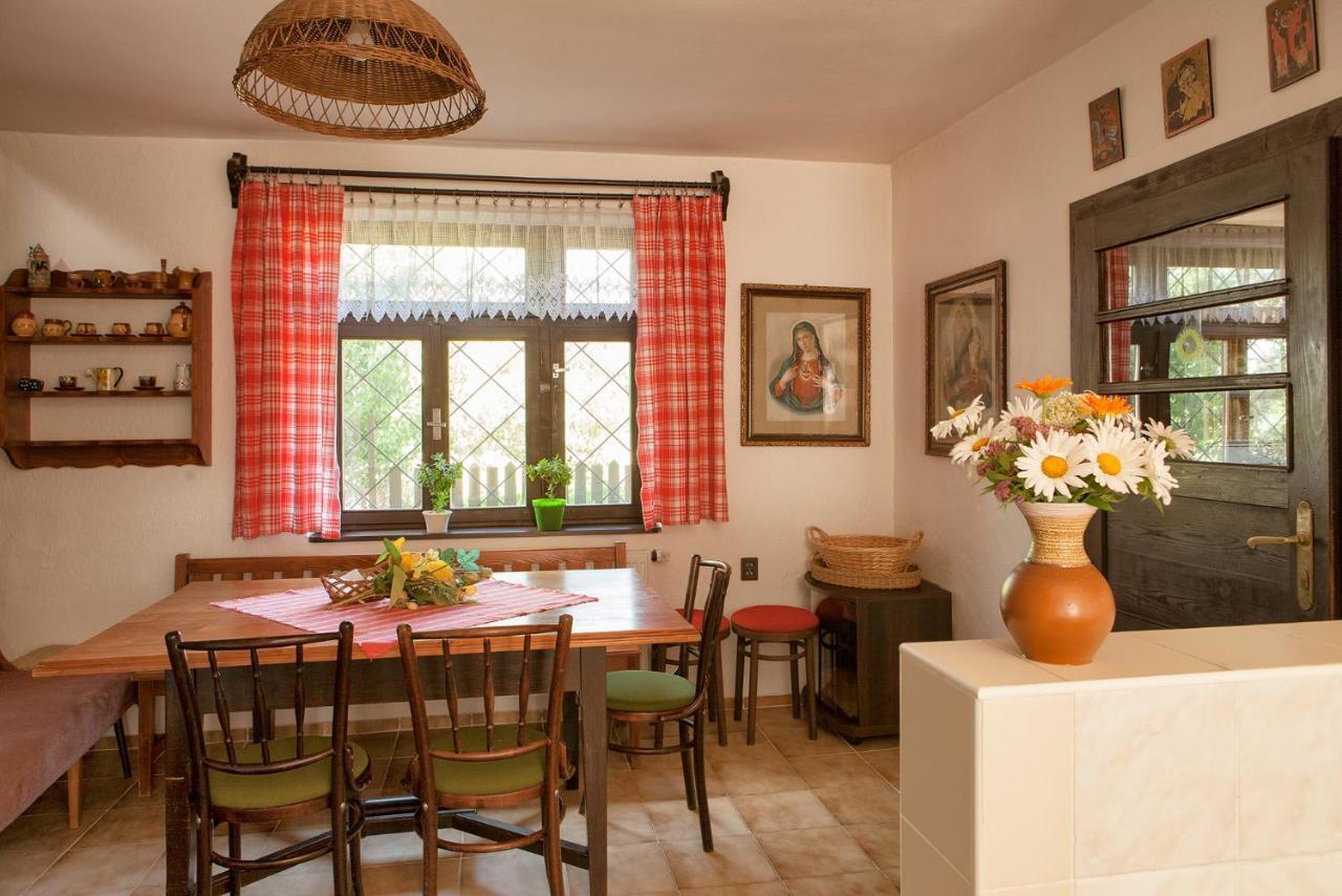 Prazdninovy Dom Eliska*** Villa Frivaldnádas Kültér fotó